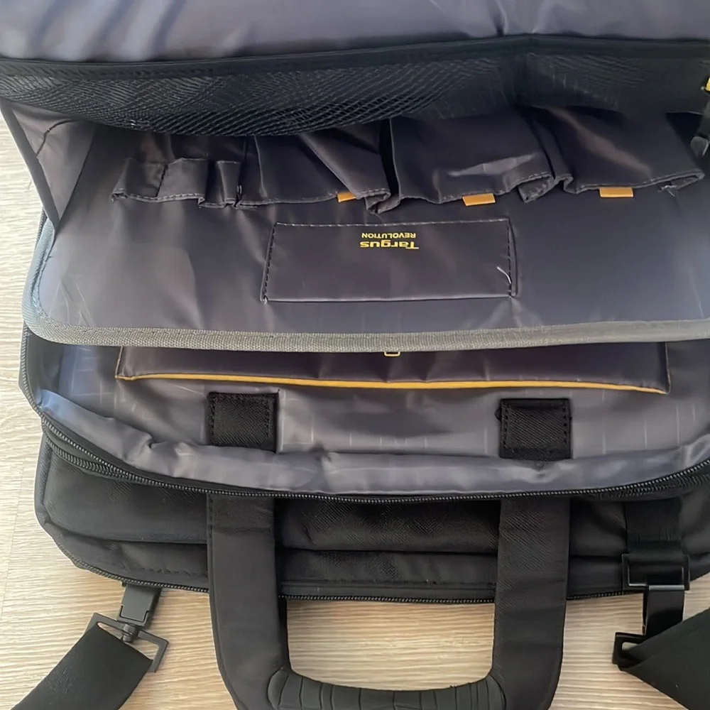 Targus laptop case / shoulder-strap bag
